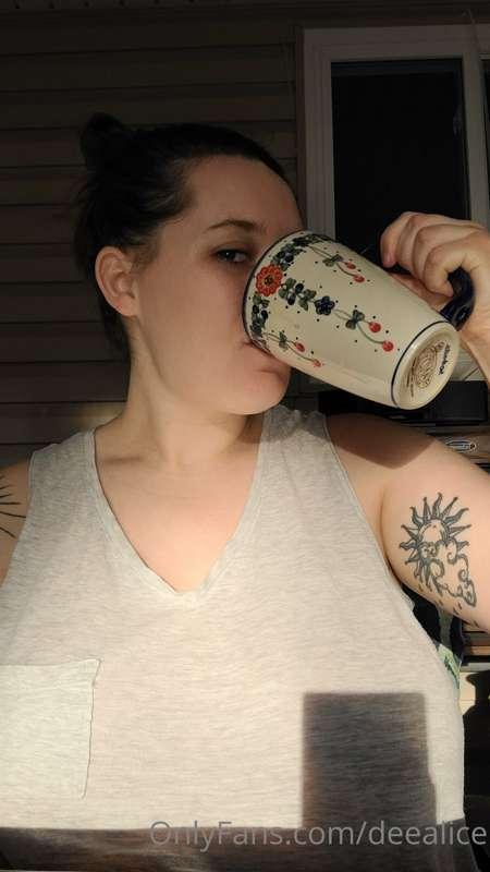 Happy Monday! Enjoy a glimpse of my tits for some motivation..