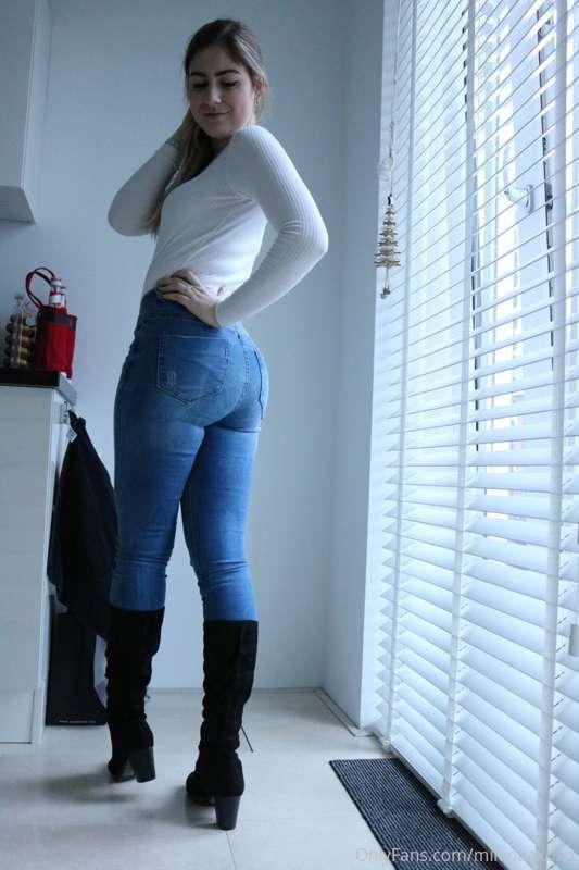 Not my Best Pic, but for the Jeans Lovers😊