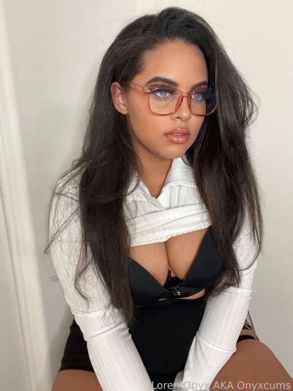 onyxcums image #1