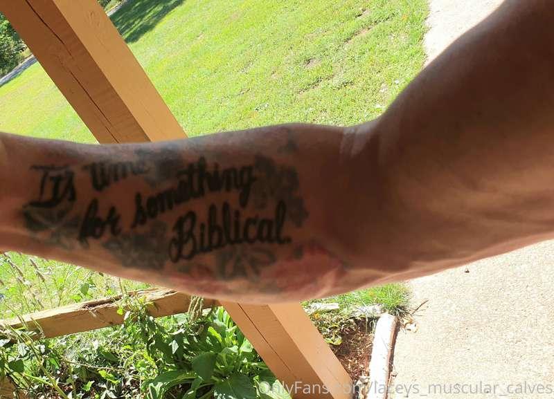 laceys_muscular_calves image #0