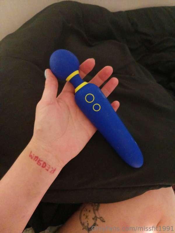 Tips & I'll message you my brand new video w/ my new toy 💦💦💦..