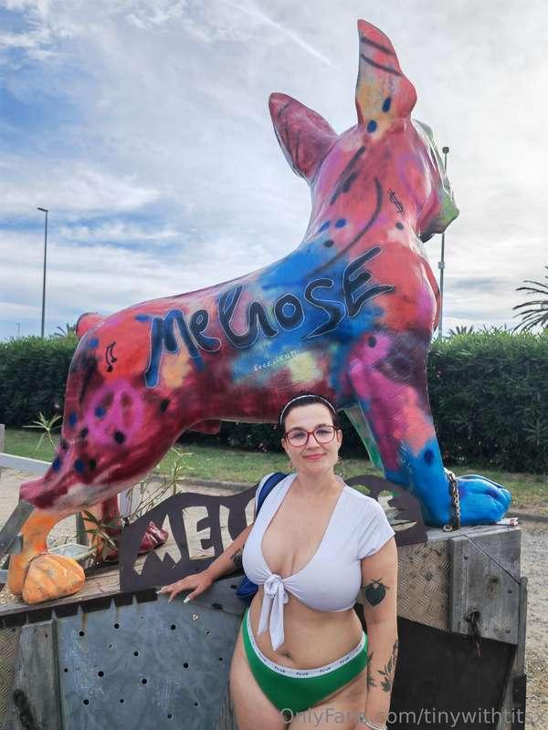 I really like this little white tie up top x it's totally se..