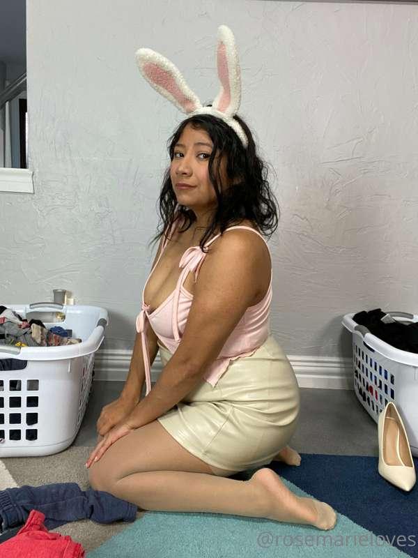 Bunny mommy is here to play. Swipe to edge with me all day. ..