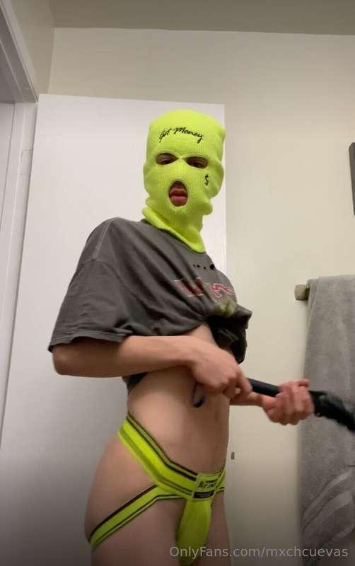 Who likes BDSM? I wanna try more of it 😈