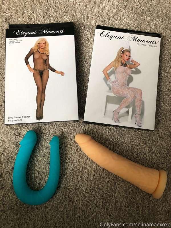 Just got some sexy new toys and lingerie!! What should I pla..