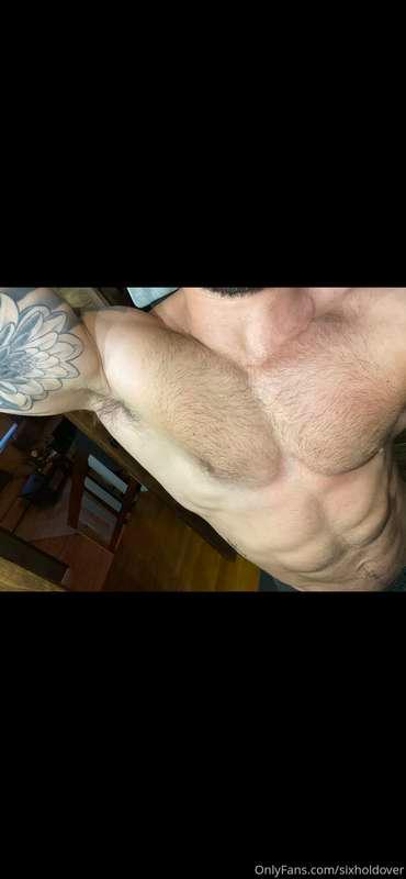 Hit the heart ❤️ if you think my pits are sexy😏