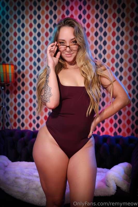 The glasses stay on during sex. 😘