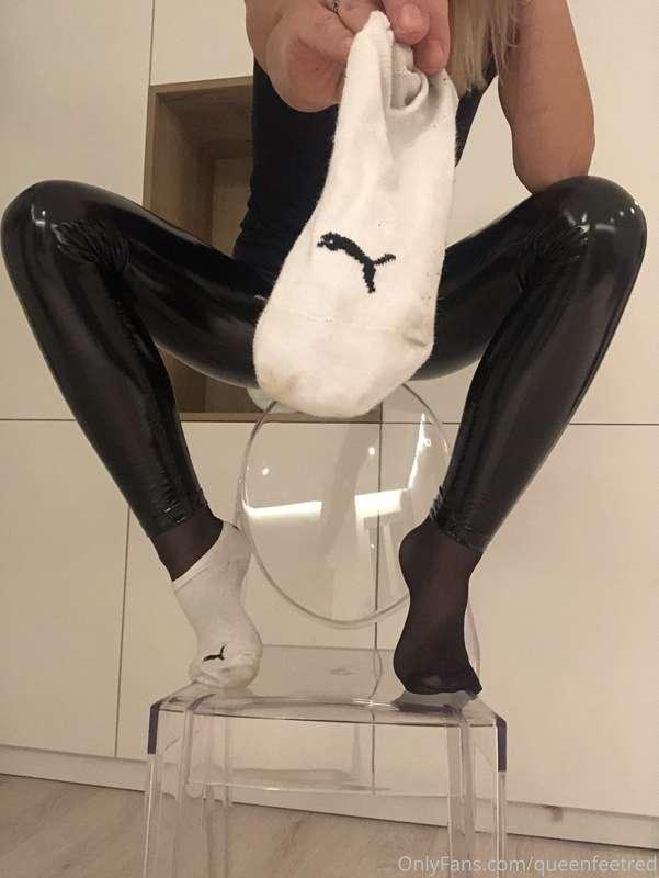 U want sniff this stinky puma socks?they can be your 😈