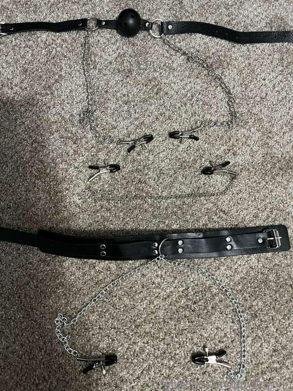 Who needs one nipple clamp when you can have 3? 🥵 regular, b..