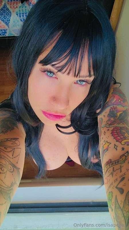 I love showing you my cute tits baby 😍 Want a morning quicki..
