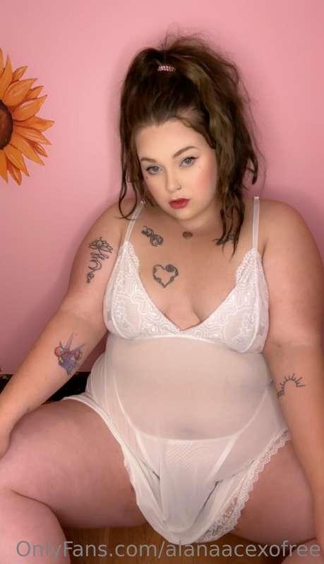 Just a stone cold girl givin with that warm pussy vibe