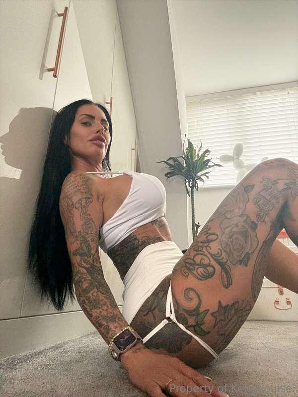 The only thing missing is your face in between these open th..