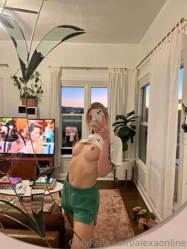 UM the sunset is gorgeous this evening