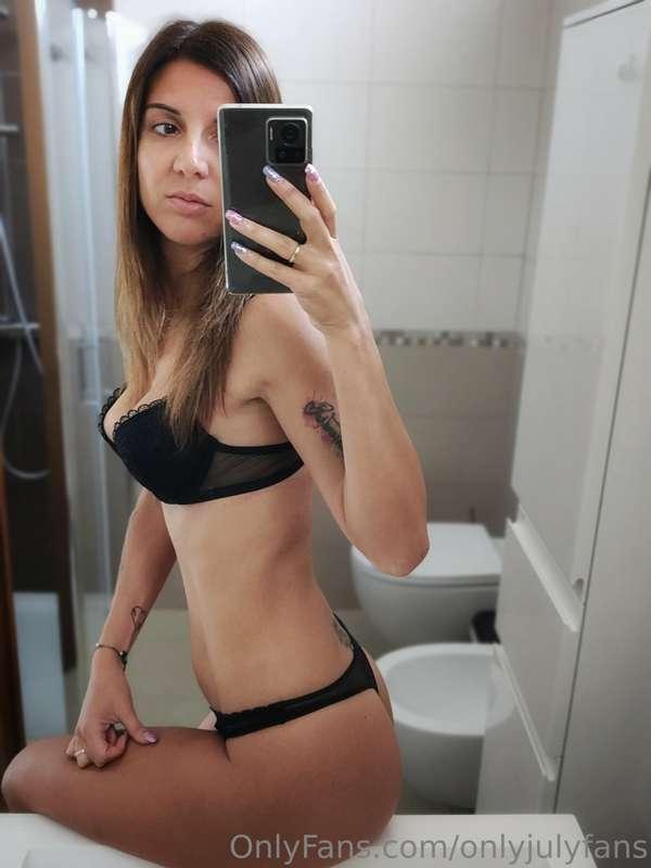Che faccio?mi vesto o mi fai compagnia?