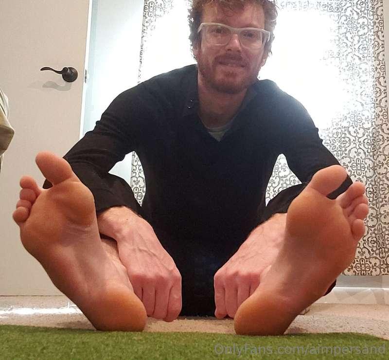 This one is for my foot lovers 😘 was looking too fine today ..