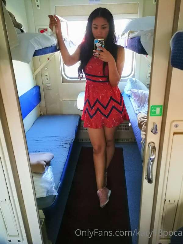 Good morning baby! I'm traveling by train and I want a man t..