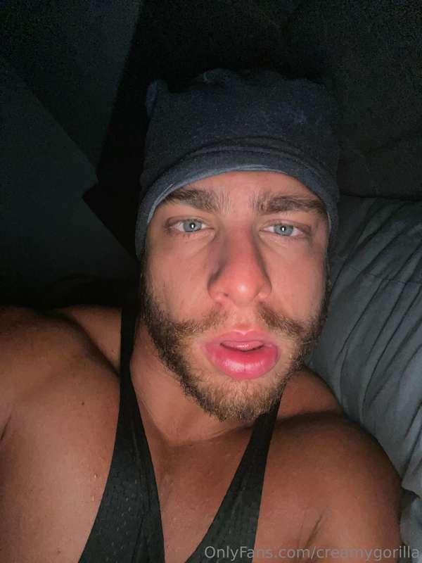 In bed but can’t sleep, T-4 hours till I step on stage for p..