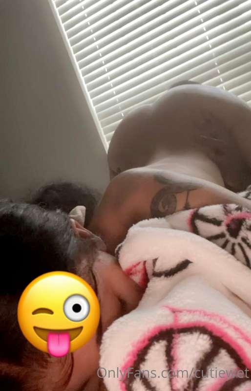 getting my hairy ass / pussy ate 😜
