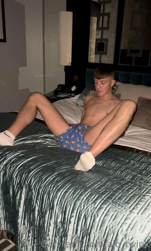 alo_twink image #0