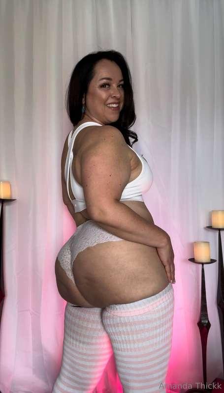 Come bury your face between these cheeks 🥵😈