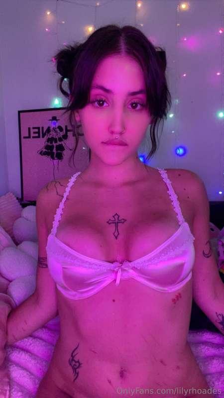 Tell me how long you’d last if I didn’t stop 😌💋