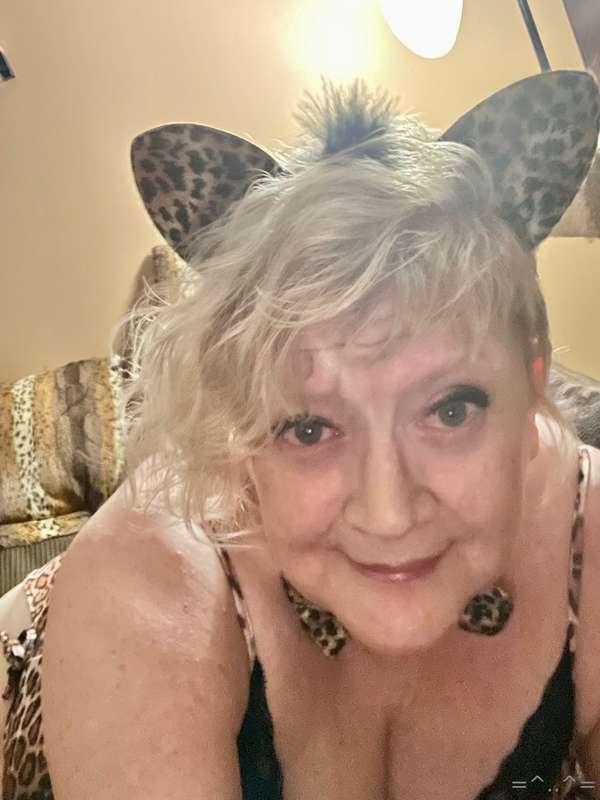mature4boytoy image #2