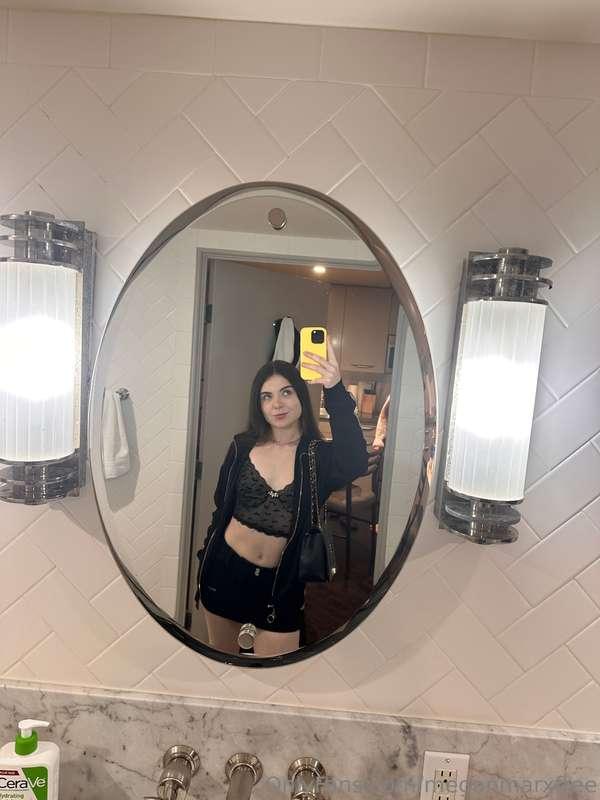 I wore this to a concert and danced all night 😎

👑 VIP @Mega..
