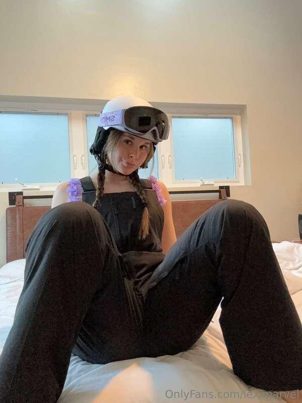 Dm me and I’ll show you what’s under this 💜