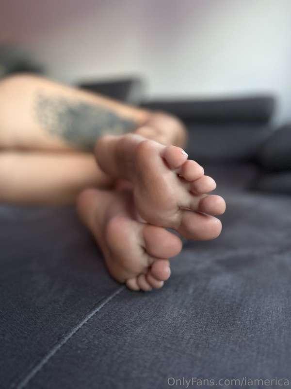 Today is a rainy day and I want to chill on the sofa and wat..