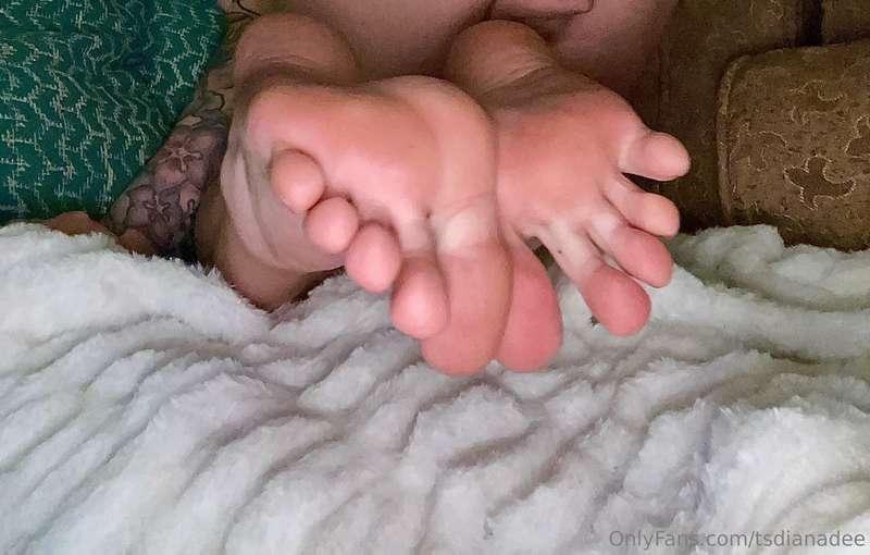 Toes and hole