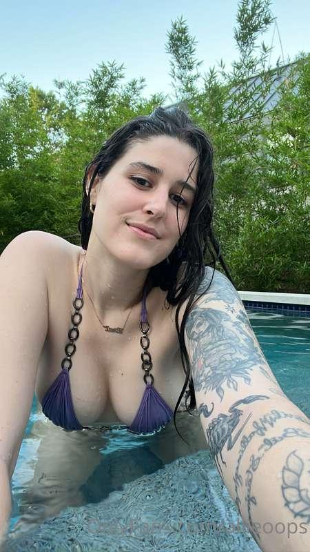 freeallieoops image #1