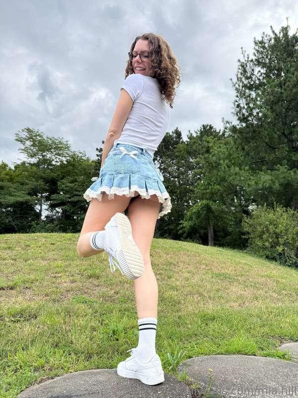 Do you think anyone saw? 👀 or should I bend over and make su..