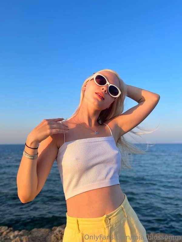 Counting down the days to summer like☀️💙 The warmth of the s..