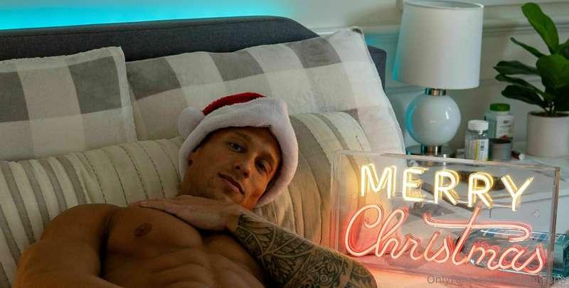 XXXMAS OUT NOW 😈🎄 Run to your DMs