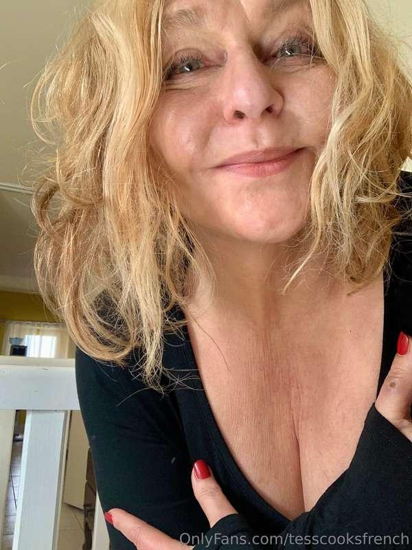 No makeup! Would you like to wake up with me? Bon weekend 💋💋