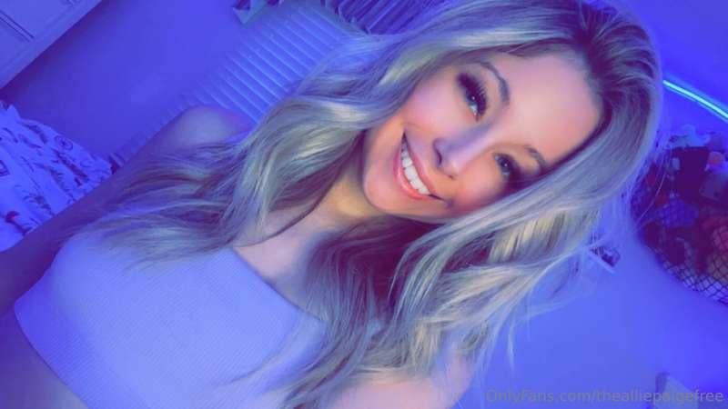 smile for me daddy 💜