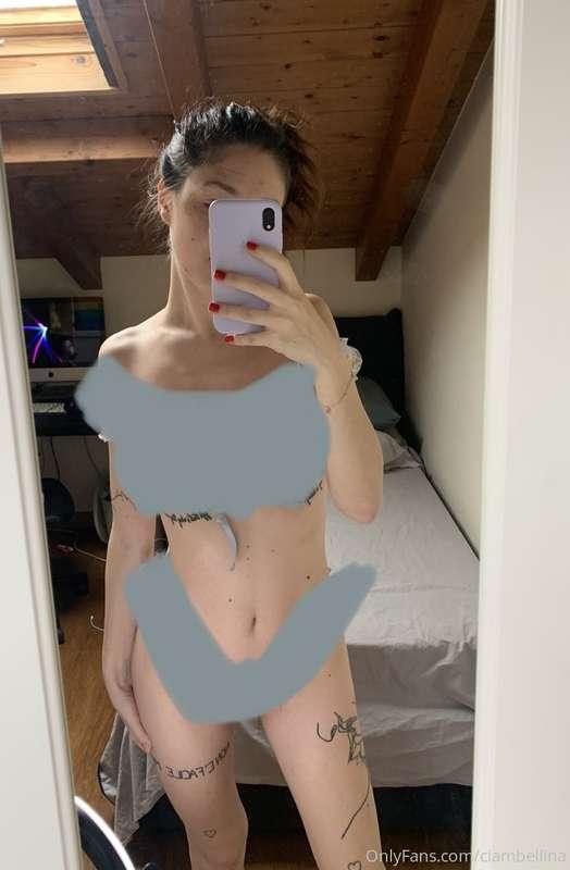 Anche l’azzurrino non mi sta poi così male 💦
Swipe to undres..