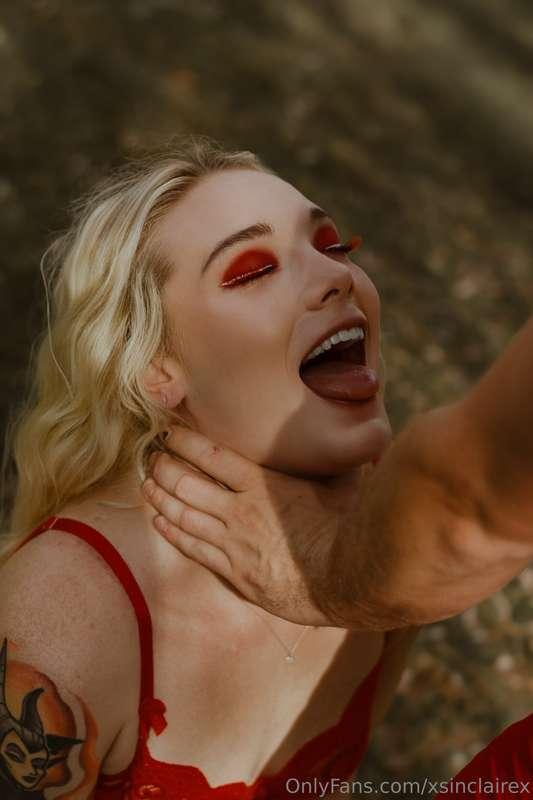 Such a good girl. Waiting to swallow daddies load. 💦