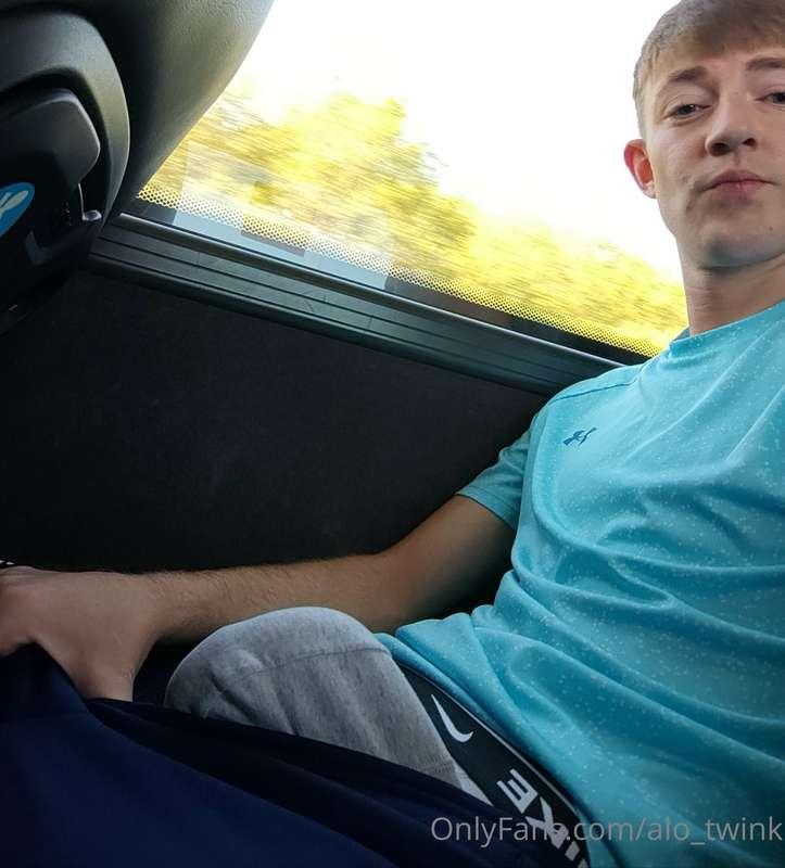 alo_twink image #0