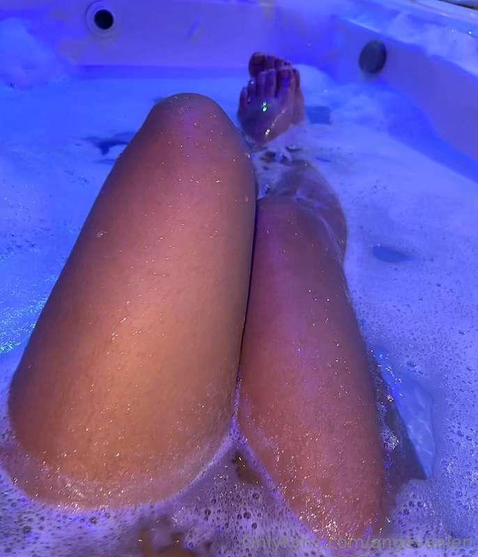 💦💦👣
