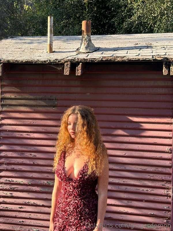 matching with the scenery ;) do you like me in this color? l..