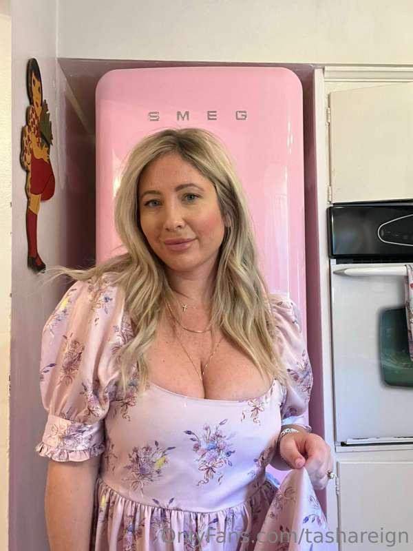 I love my pink fridge 🌸