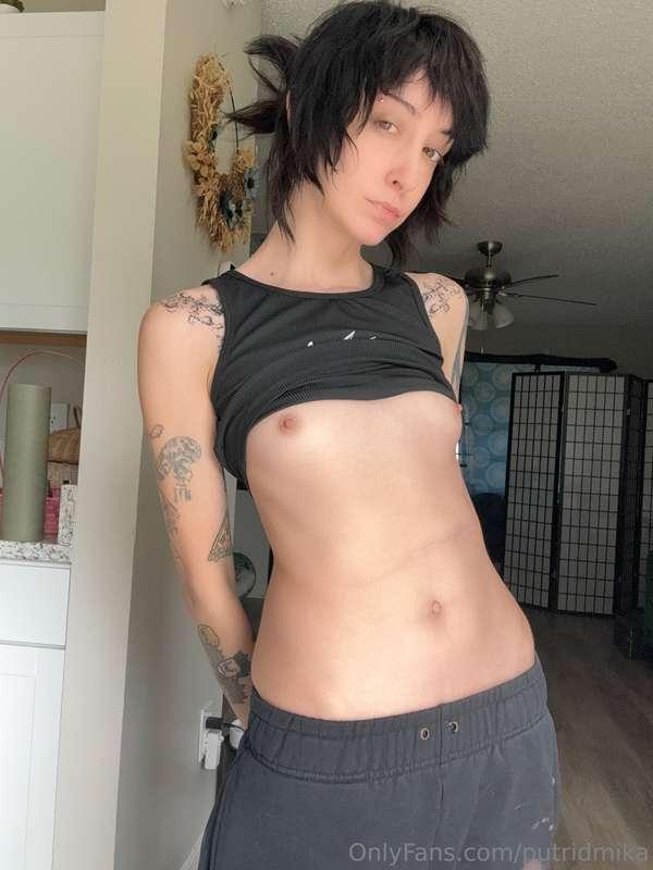 con crunching for Metrocon! anyone wanna get me a coffee? 💕😪..