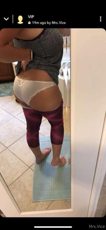 Who says granny panties couldn’t be cute?? 😜 #TBT
