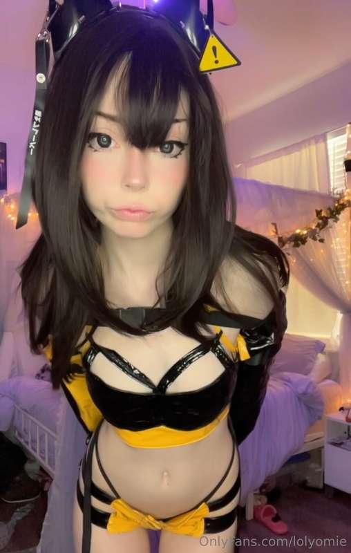 mrrow.. mrow meeoww... (⌒▽⌒)♡ would you let me lay in your l..