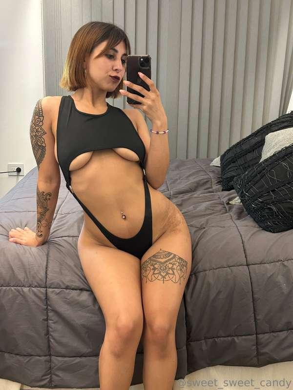 Let's have fun live this afternoon? 🤤😈