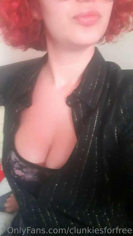 🍒🍒 HAPPY TITTY TUESDAY!🍒🍒

Im in golds today haha 💛💛

Aaaaan..
