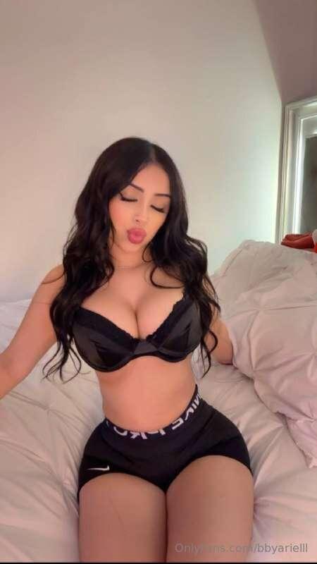 Ruffle my sheets and make my legs shake baby 😚🙈