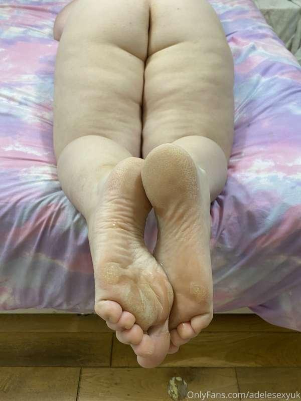 i love knowing your eyes are on me it makes me feel so wet a..