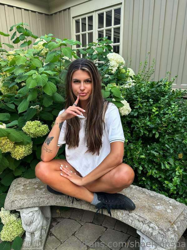 Even on chill, she’s still a big deal💋